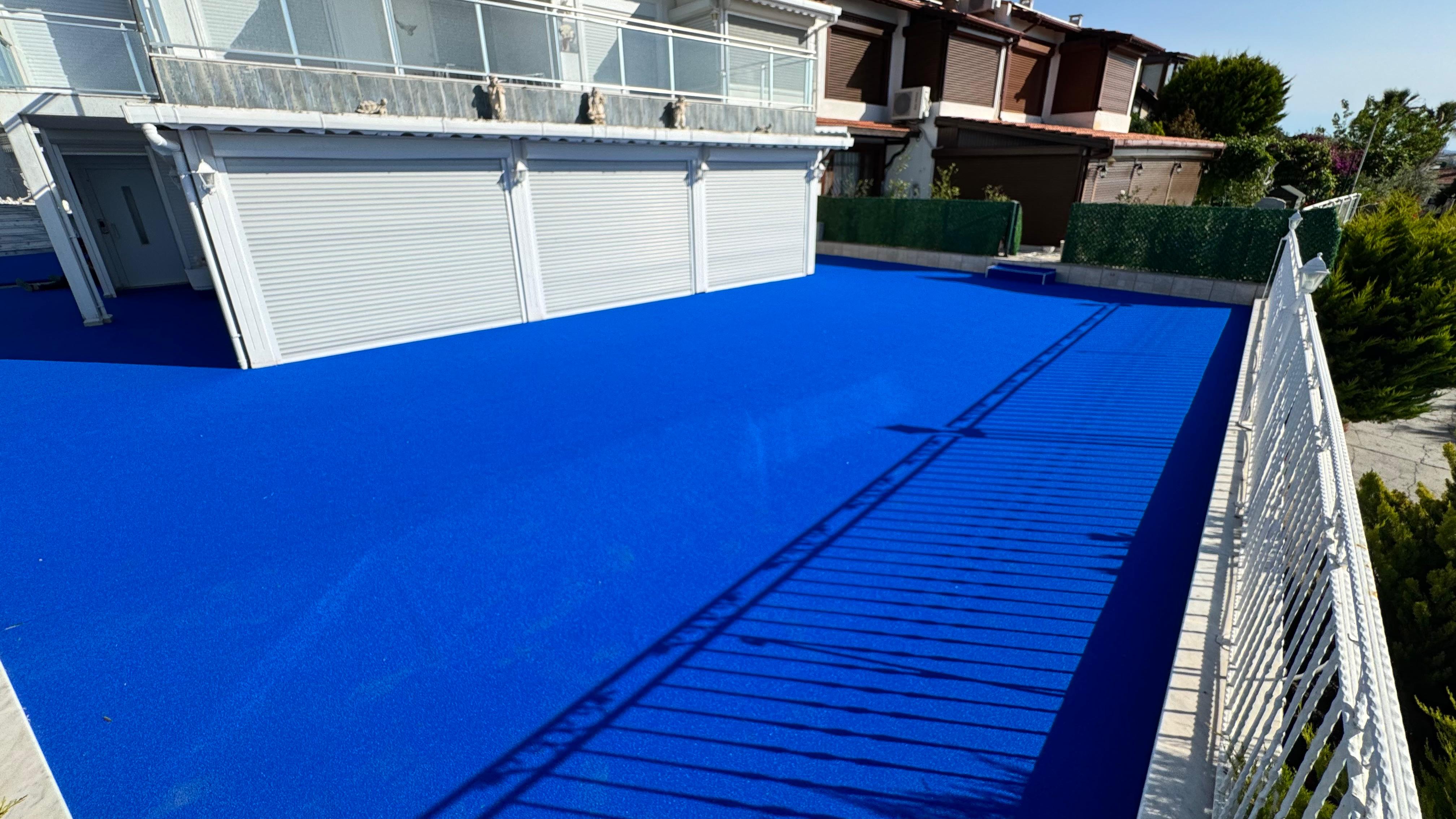 9 mm Mavi Spor Sahası Çevresi Çim Halısı